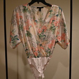 Bodysuit / Brand Forever21/ Size Small / Light Pink Floral Pattern V-Neck
